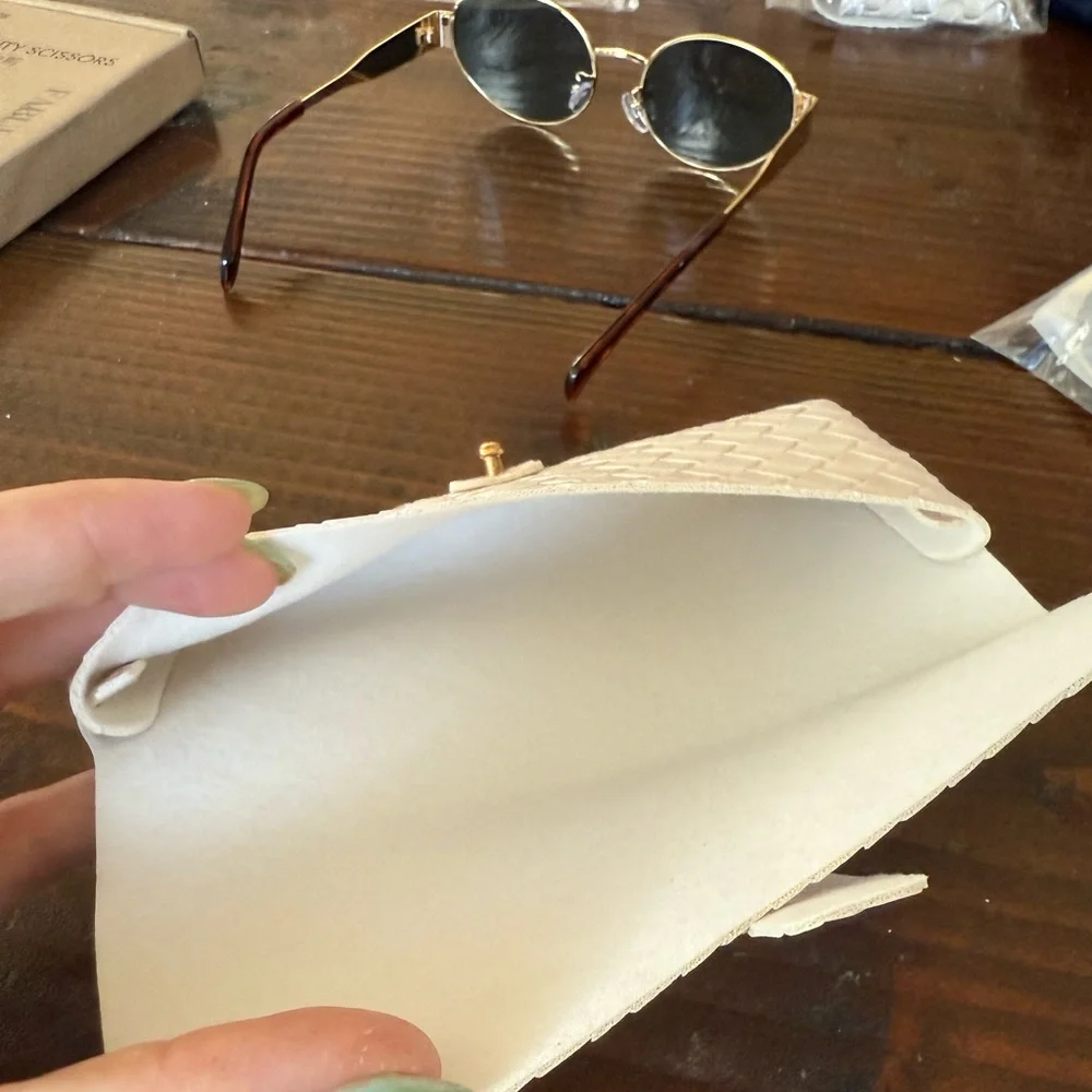 GOLD AND TORTUS SUNGLASSES ❤️‍🔥 NWT WITH CASE